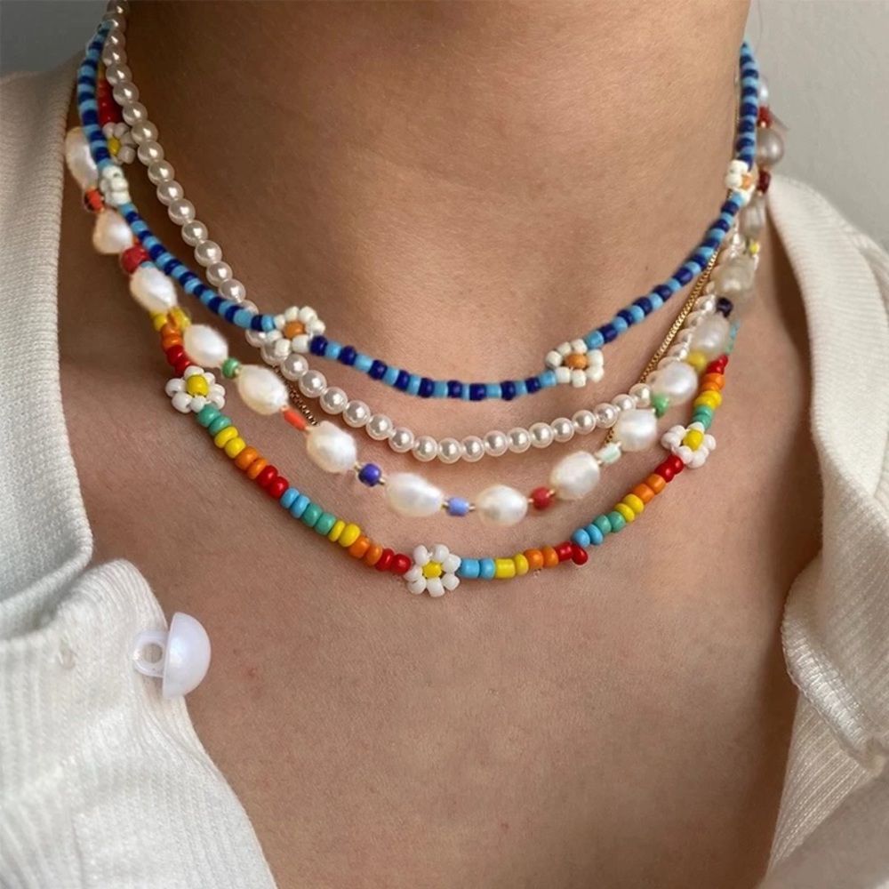 Rainbow Daisy Beaded Necklace - Picture 5 of 10